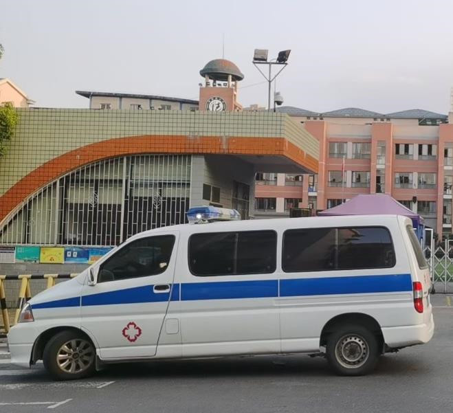 大洼救护车出租护送骨折病人一公里多少钱